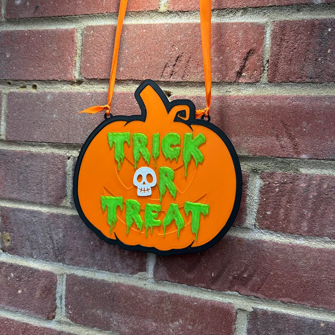 Halloween Trick or Treat Sign Plaque - 3D Printed - Reversible - No more treats - Spooky - Waterproof Sign - Treaters - Treating - Pumpkin