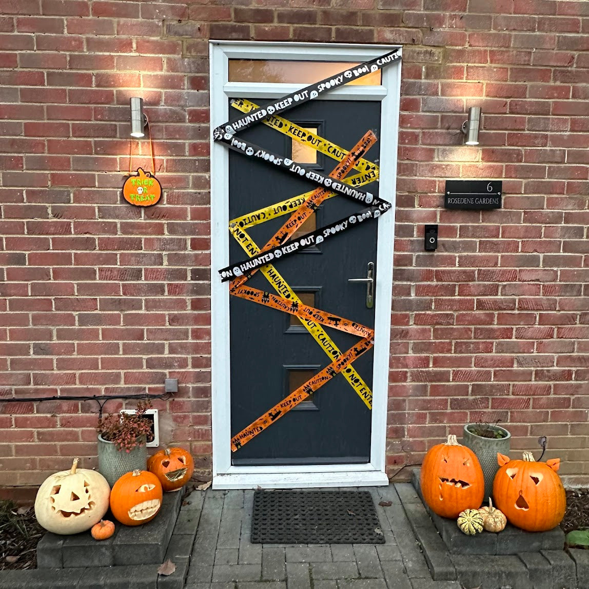 Halloween Trick or Treat Sign Plaque - 3D Printed - Reversible - No more treats - Spooky - Waterproof Sign - Treaters - Treating - Pumpkin