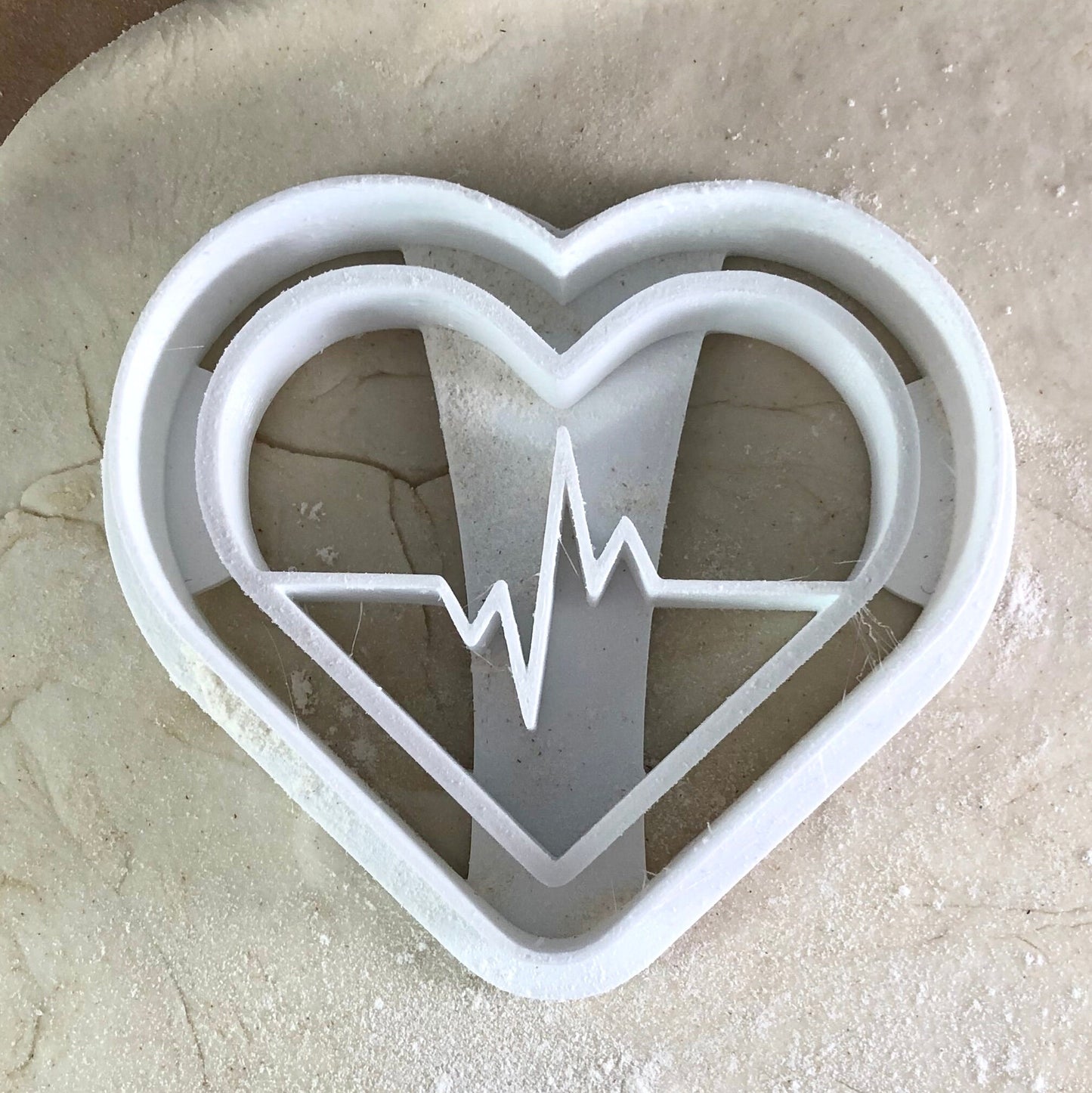 Heart Beat - Cookie Cutter - Cute Cutter - Biscuit - Fondant - Clay cutter - Dough - One of a kind