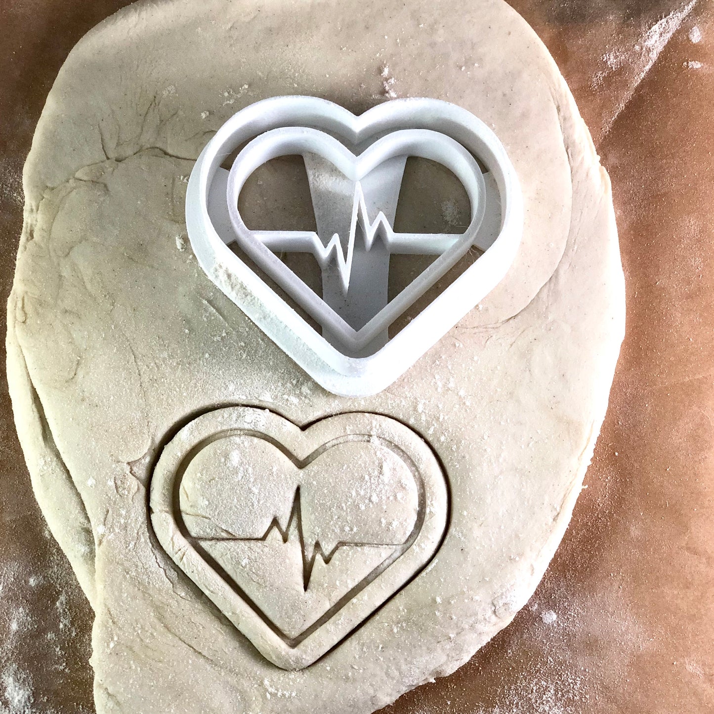 Heart Beat - Cookie Cutter - Cute Cutter - Biscuit - Fondant - Clay cutter - Dough - One of a kind