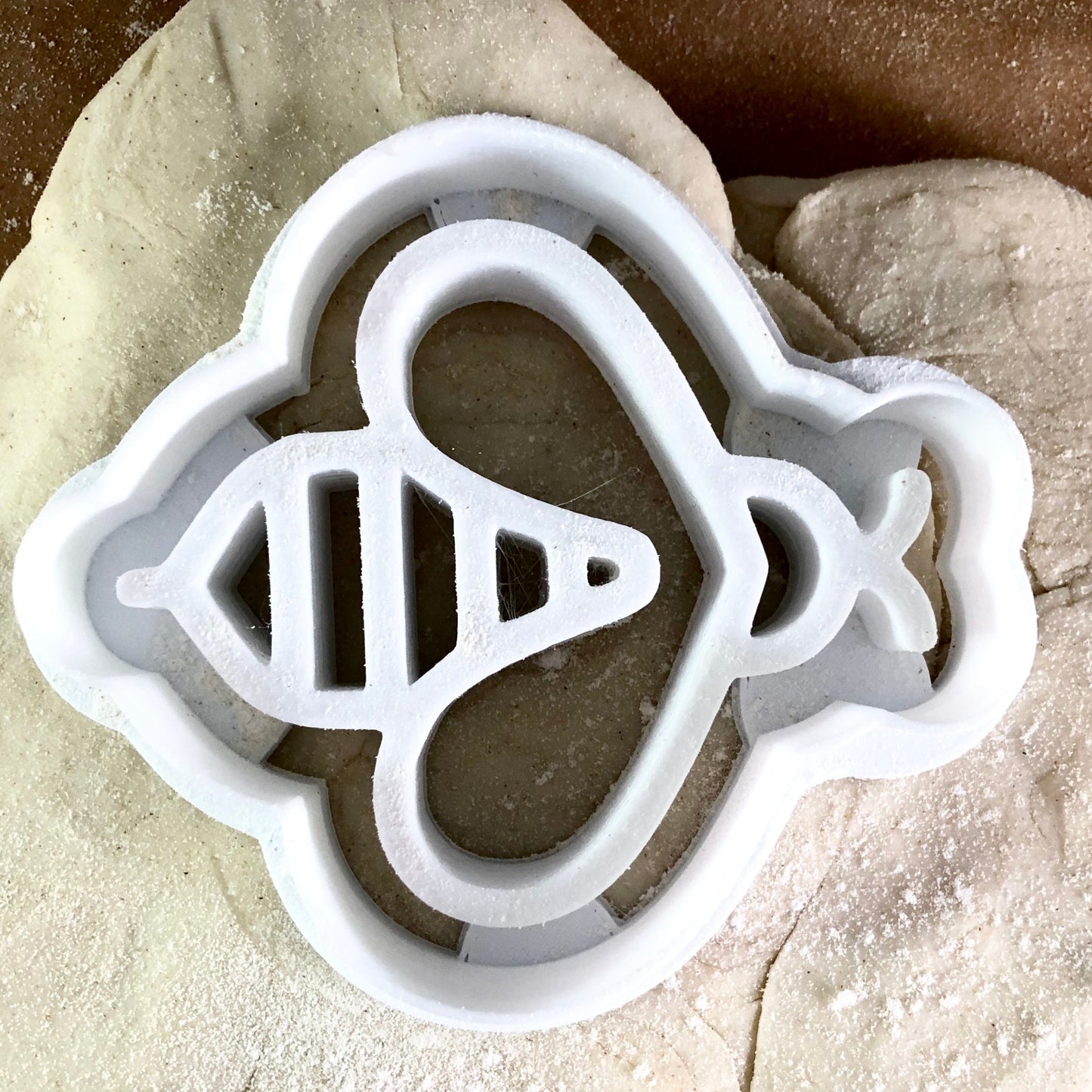 Bumble Bee Wasp - Cookie Cutter - Cute Cutter - Biscuit - Fondant - Clay cutter - Dough - One of a kind