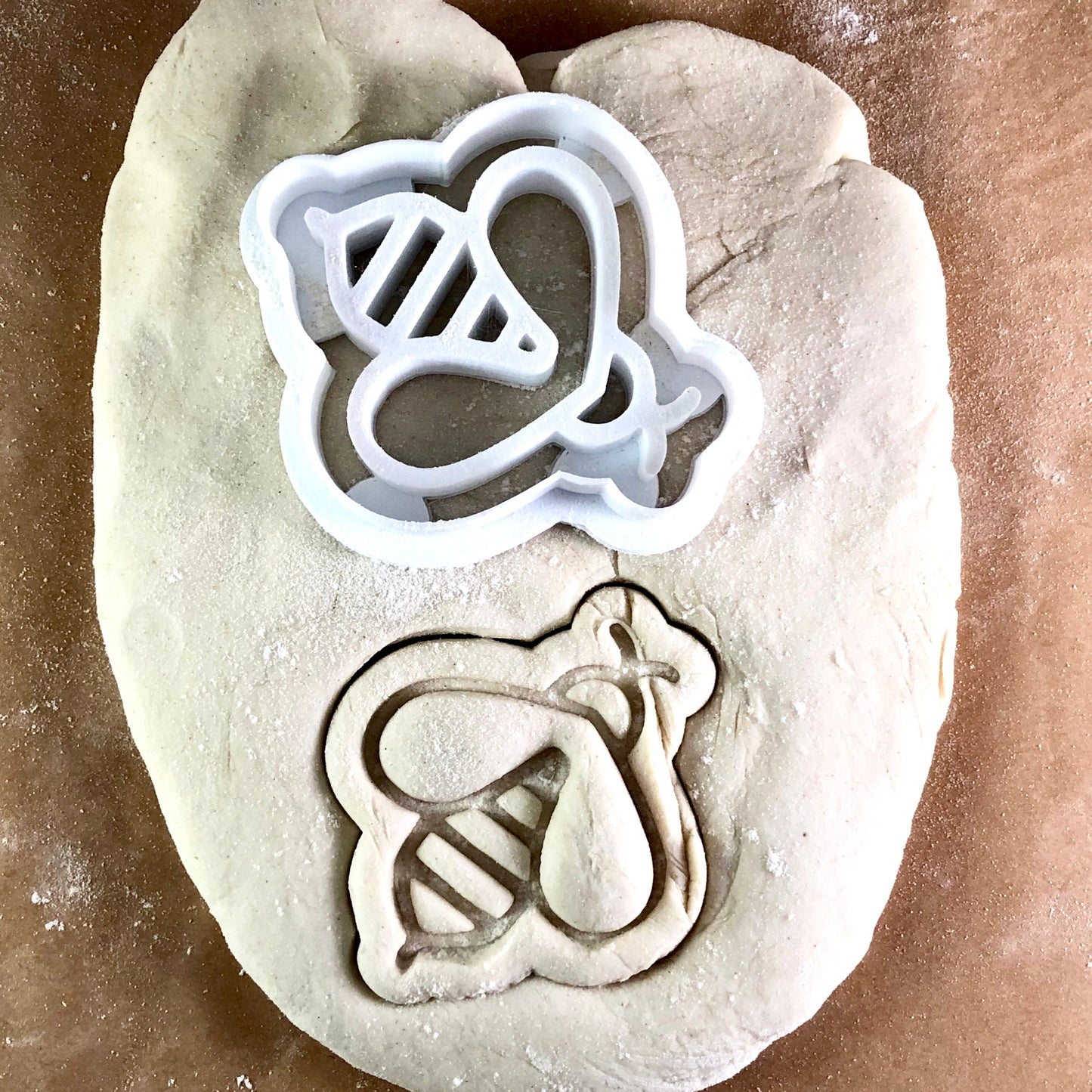 Bumble Bee Wasp - Cookie Cutter - Cute Cutter - Biscuit - Fondant - Clay cutter - Dough - One of a kind