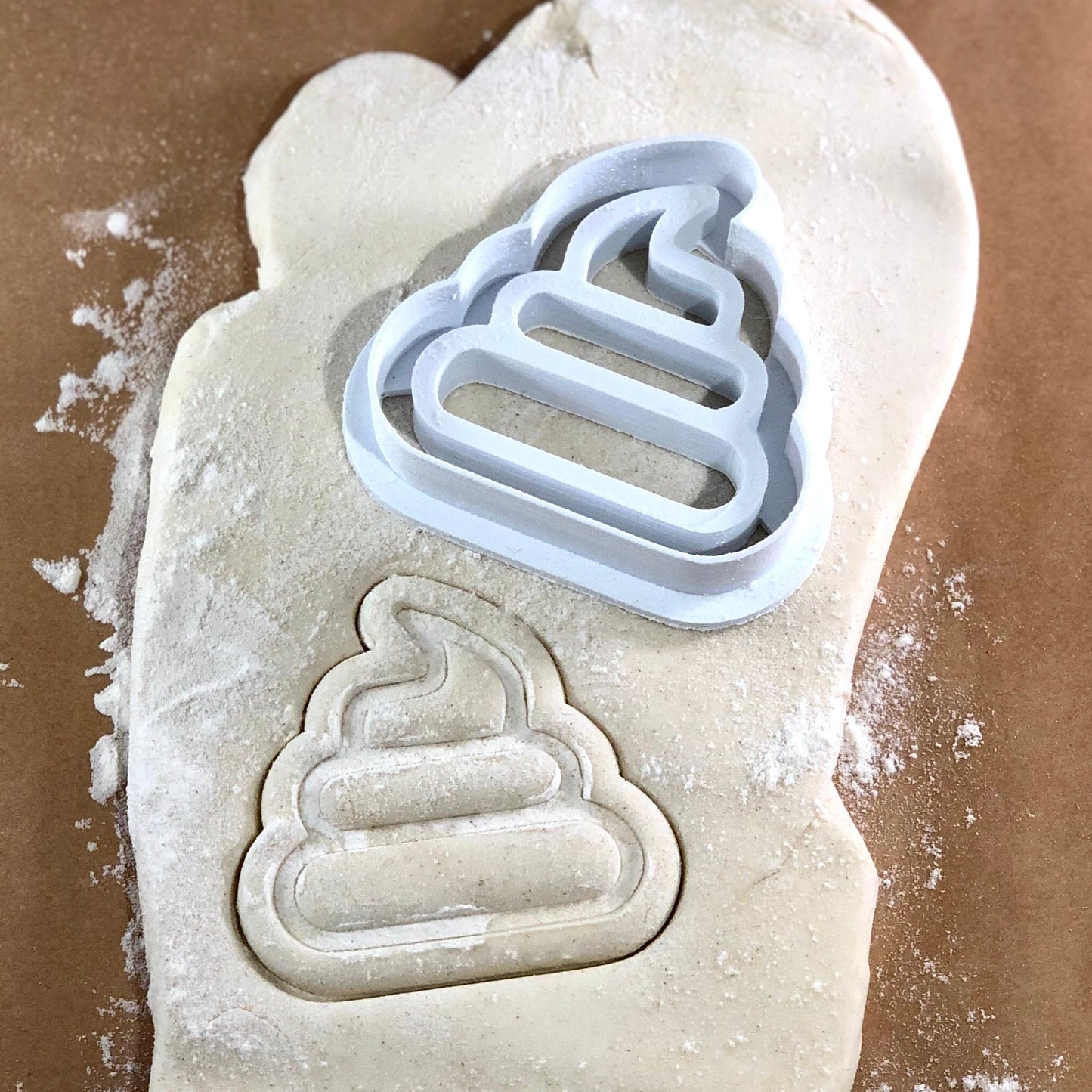 Poo Emoji - Cookie Cutter - Cute Cutter - Biscuit - Fondant - Clay cutter - Dough - One of a kind