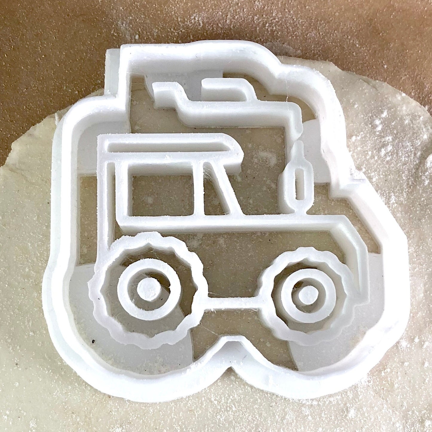 Tractor - Cookie Cutter - Cute Cutter - Biscuit - Fondant - Clay cutter - Dough - One of a kind