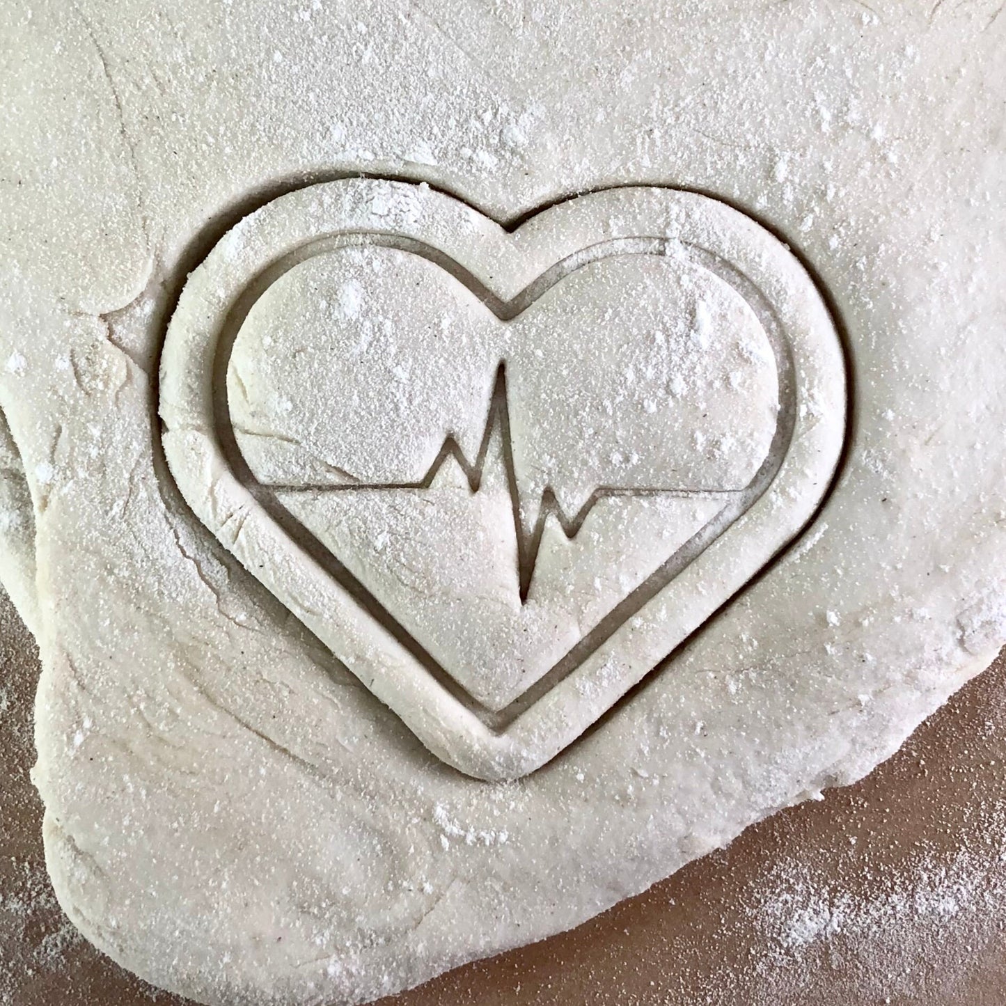 Heart Beat - Cookie Cutter - Cute Cutter - Biscuit - Fondant - Clay cutter - Dough - One of a kind