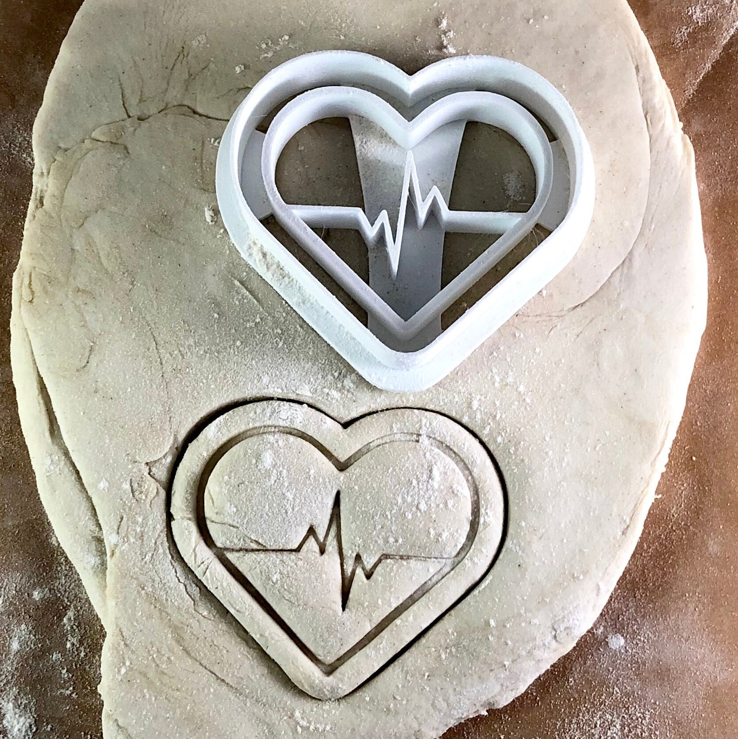 Heart Beat - Cookie Cutter - Cute Cutter - Biscuit - Fondant - Clay cutter - Dough - One of a kind