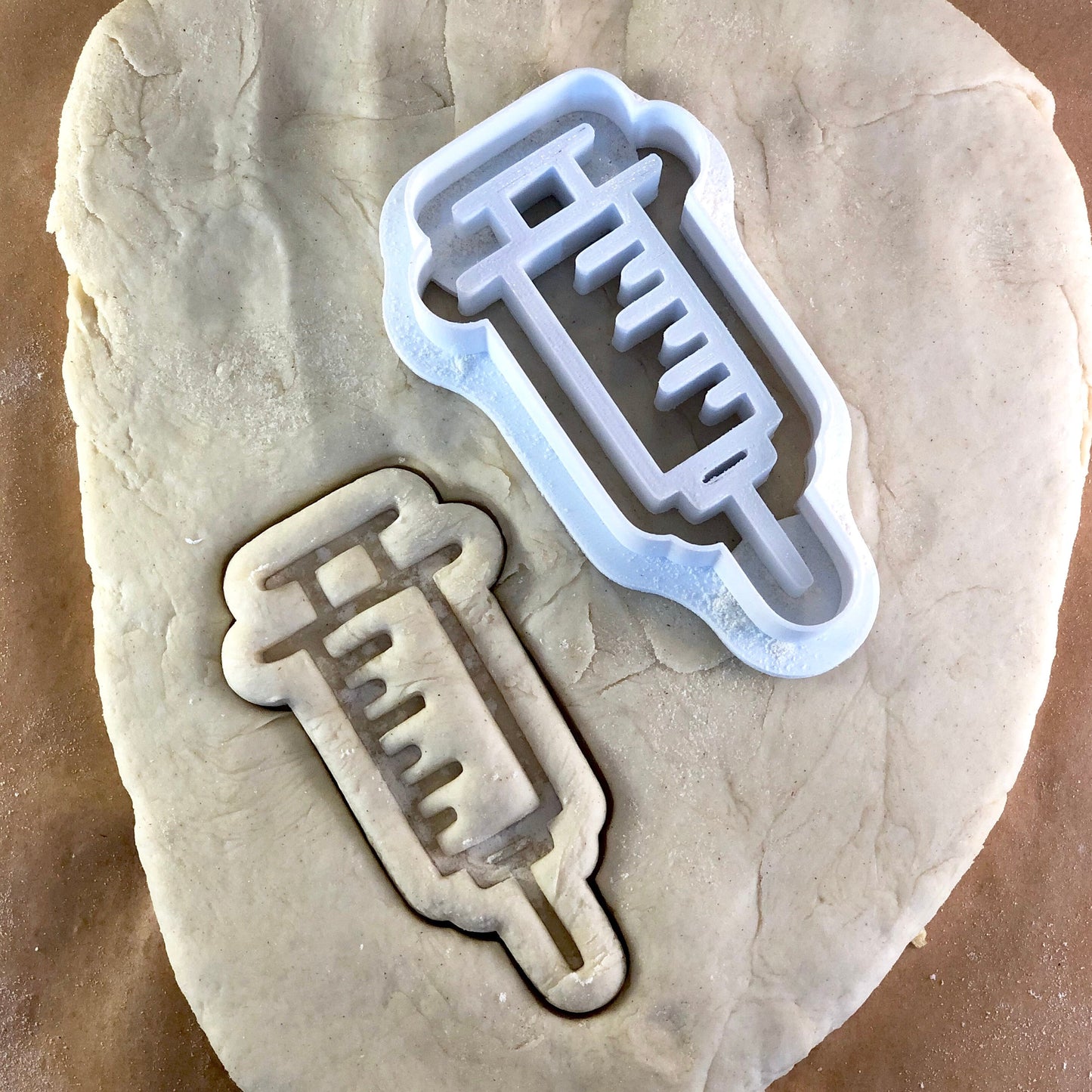 Needle - Nurse - Doctor - Syringe - Cookie Cutter - Cute Cutter - Biscuit - Fondant - Clay cutter - Dough - One of a kind