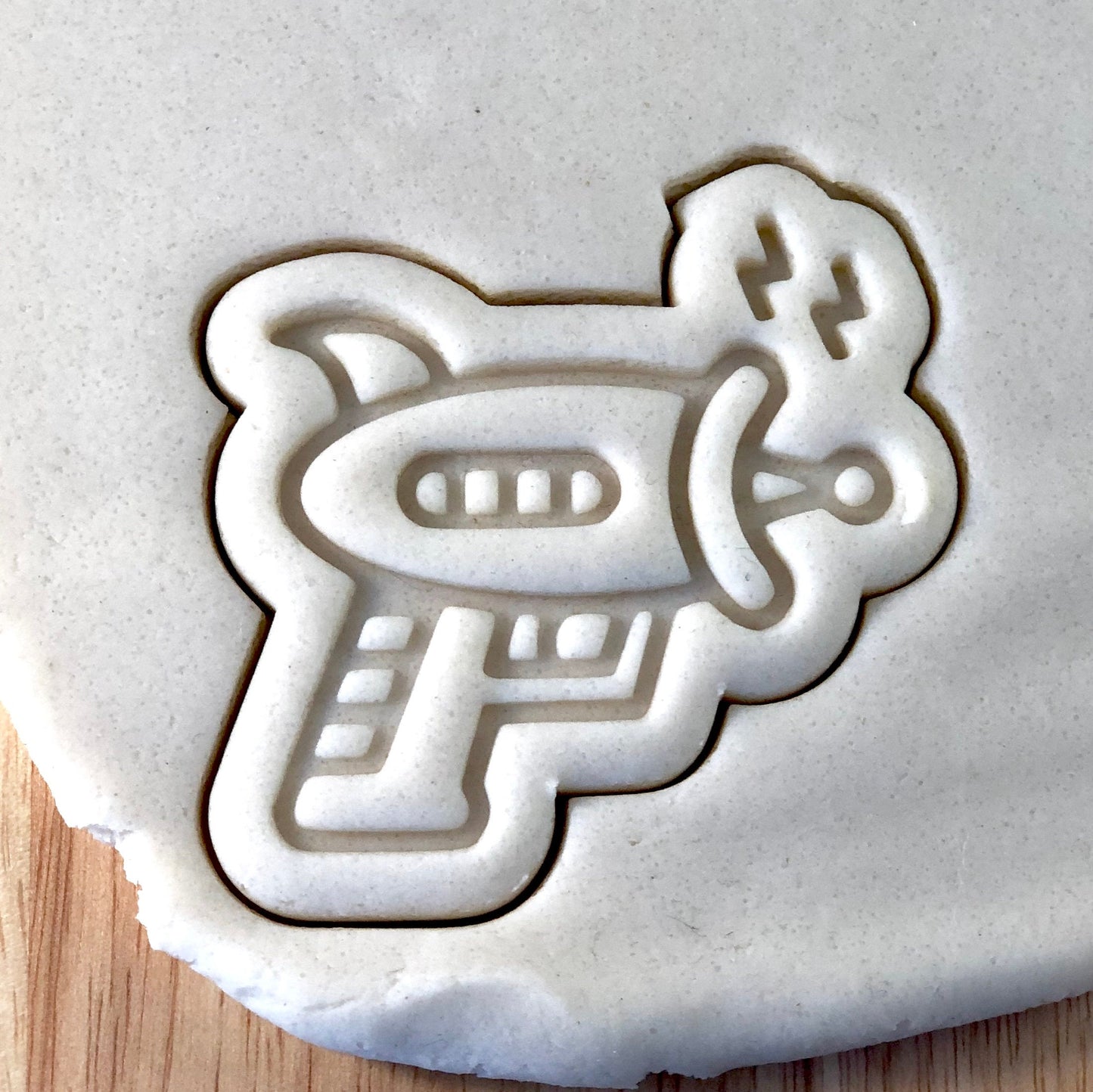 Ray Gun - Cookie Cutter - Cute Cutter - Biscuit - Fondant - Clay cutter - Dough - One of a kind