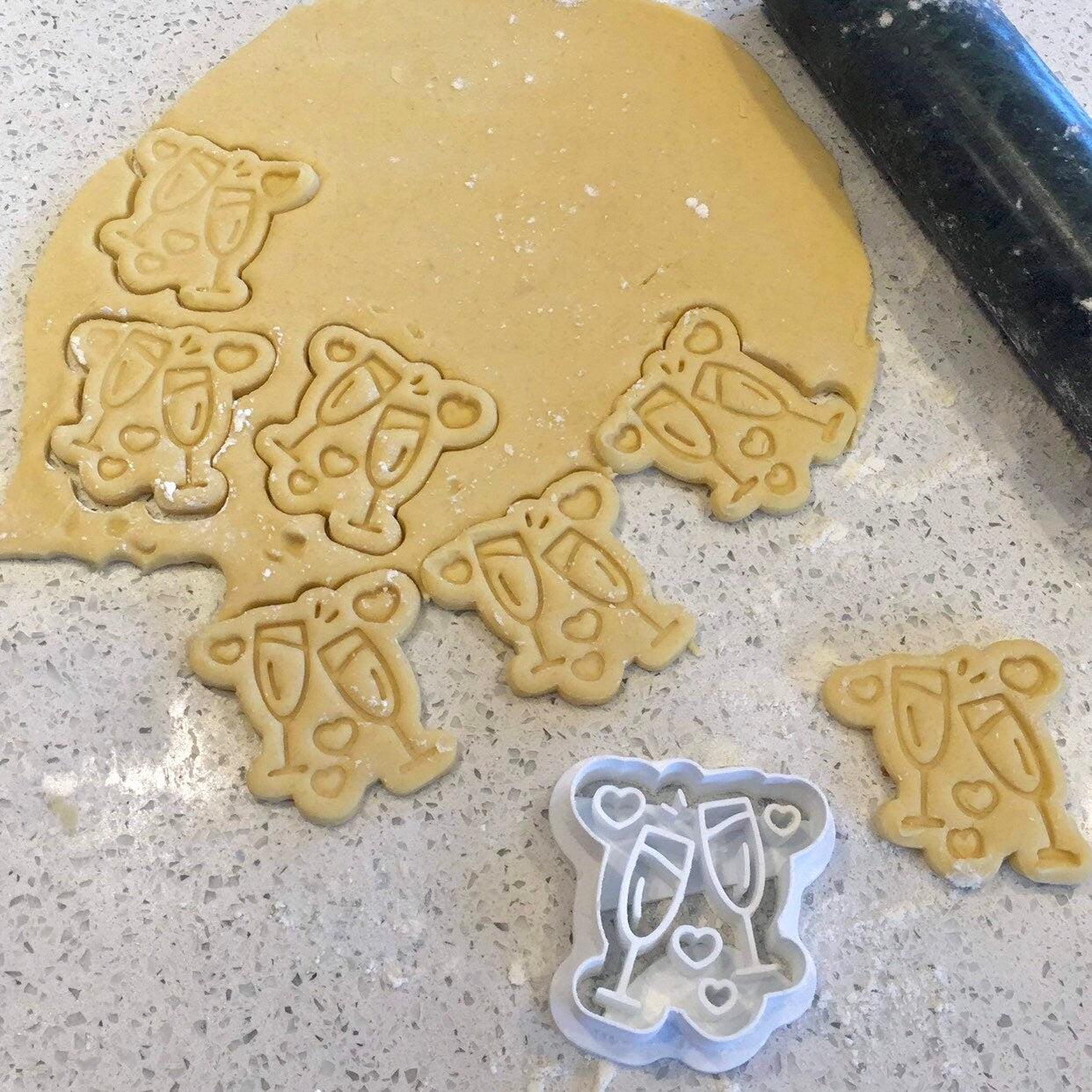 Champagne Flutes - Wedding - Wedding Couple - Cookie Cutter - Cute Cutter - Biscuit - Fondant - Clay cutter - Dough - One of a kind