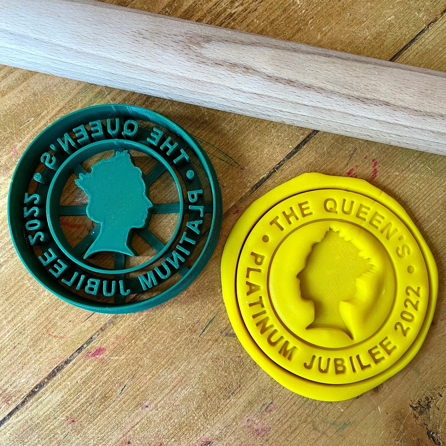 Queen's Platinum Jubilee Silhouette Head Face - Cookie Cutter - Biscuit - Fondant - Clay cutter - Dough - Street Party - Baker - Baking