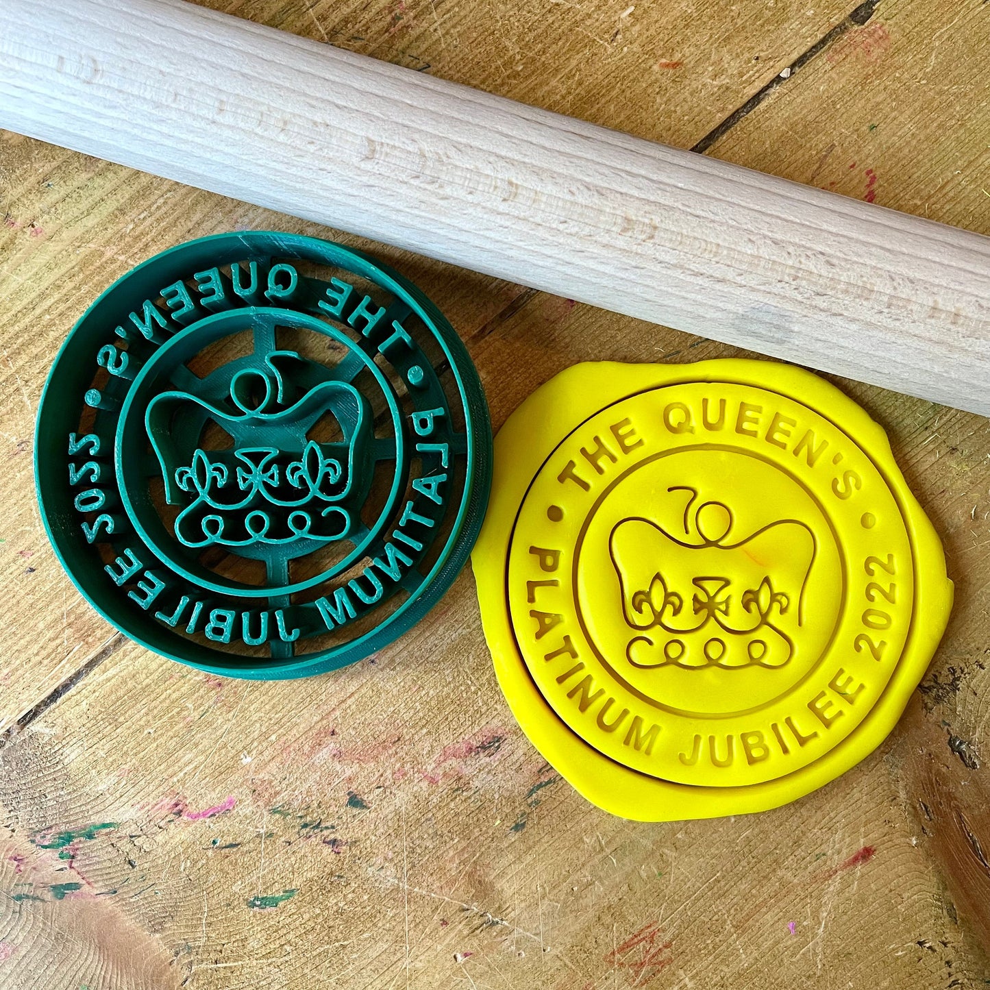 Queen's Platinum Jubilee Crown - Cookie Cutter - Cute Cutter - Biscuit - Fondant - Clay cutter - Dough - Street Party - Baker - Baking