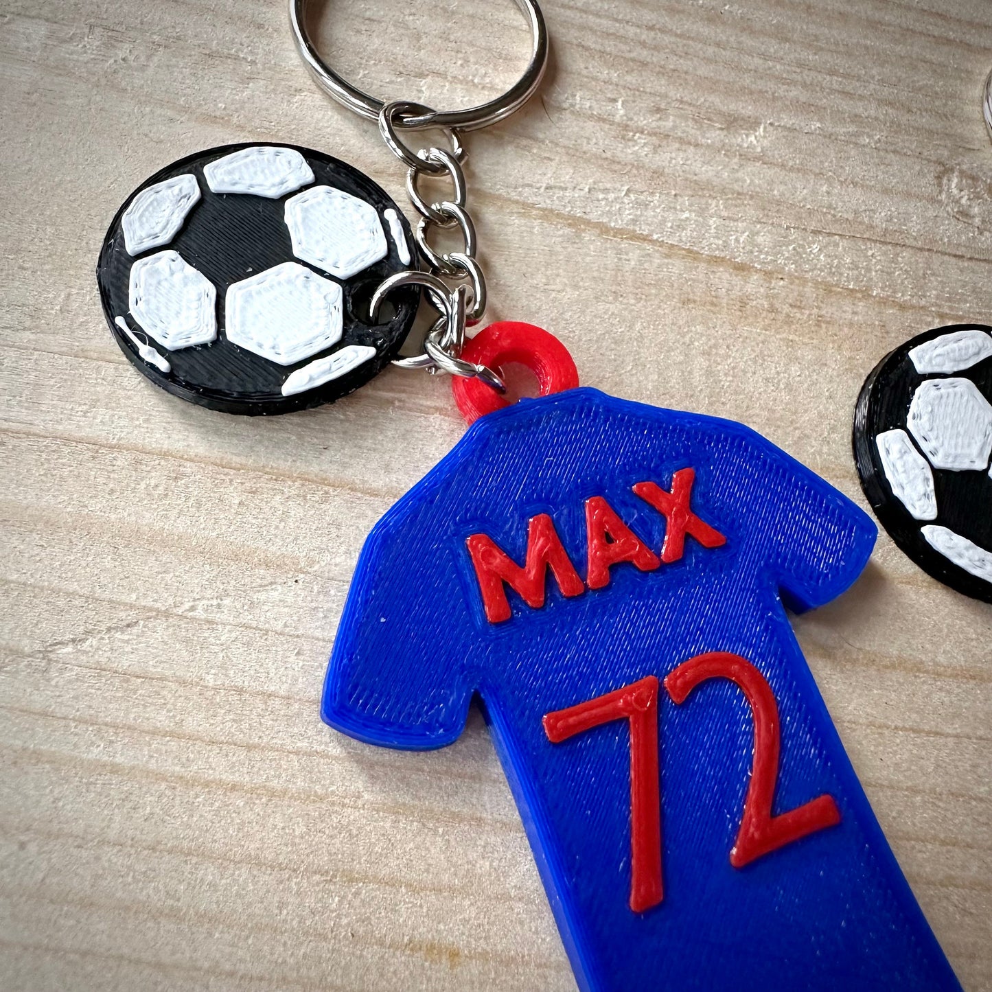 Football Shirt Keyring - Keychain - Personalised 3D Printed - Footballer - Team - Sportsman - Fun Gift - Stocking Filler - Footie Fan