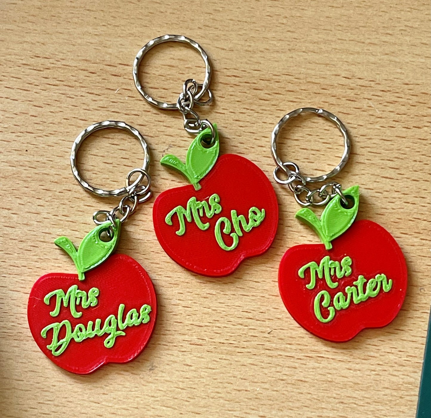 Apple Keyring - Keychain - Personalised 3D Printed - Party Bag Favours - Gifts under 5 pounds - Fun Gift - Stocking Filler - Teacher Gift