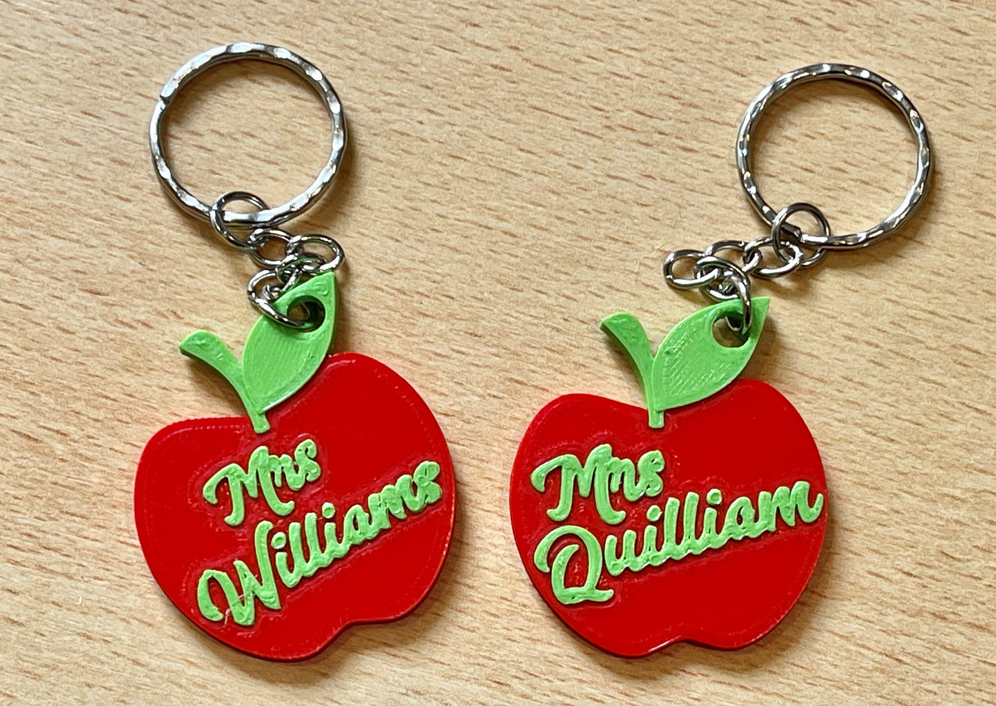 Apple Keyring - Keychain - Personalised 3D Printed - Party Bag Favours - Gifts under 5 pounds - Fun Gift - Stocking Filler - Teacher Gift