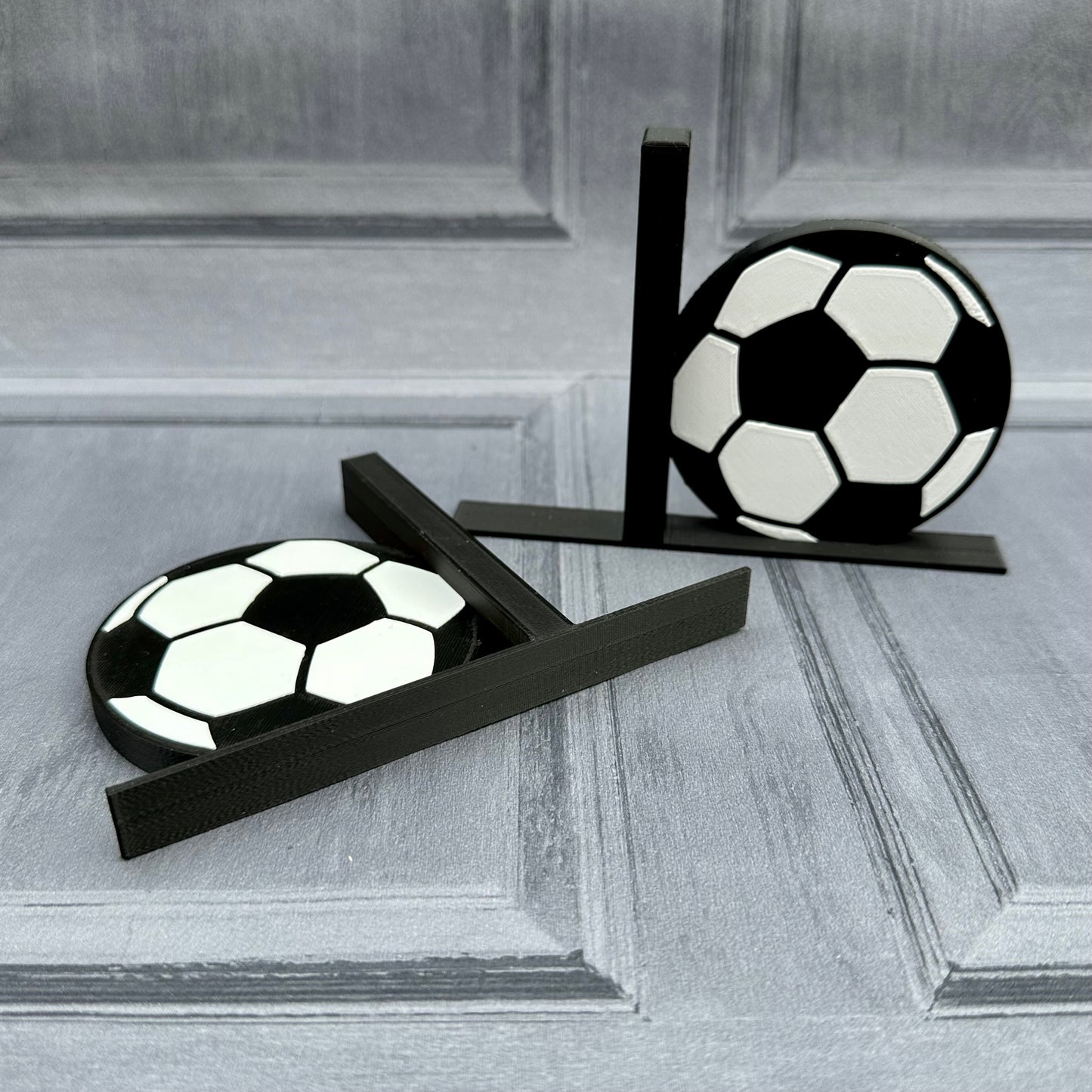 Football Bookends - 3D Printed - Book Storage - Children's Bedroom - Gifts for boys - Gifts for girls - Sports - Desk Tidy