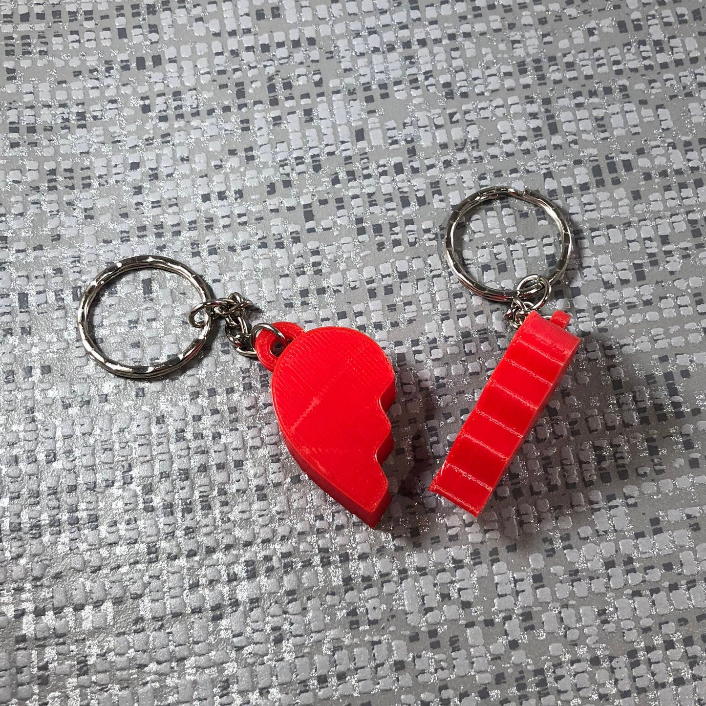 Lovers Heart Keyring - Keychain - 3D Printed - Valentines Day - Gifts for lovers - Gifts for friends - Friendship - Small Gifts