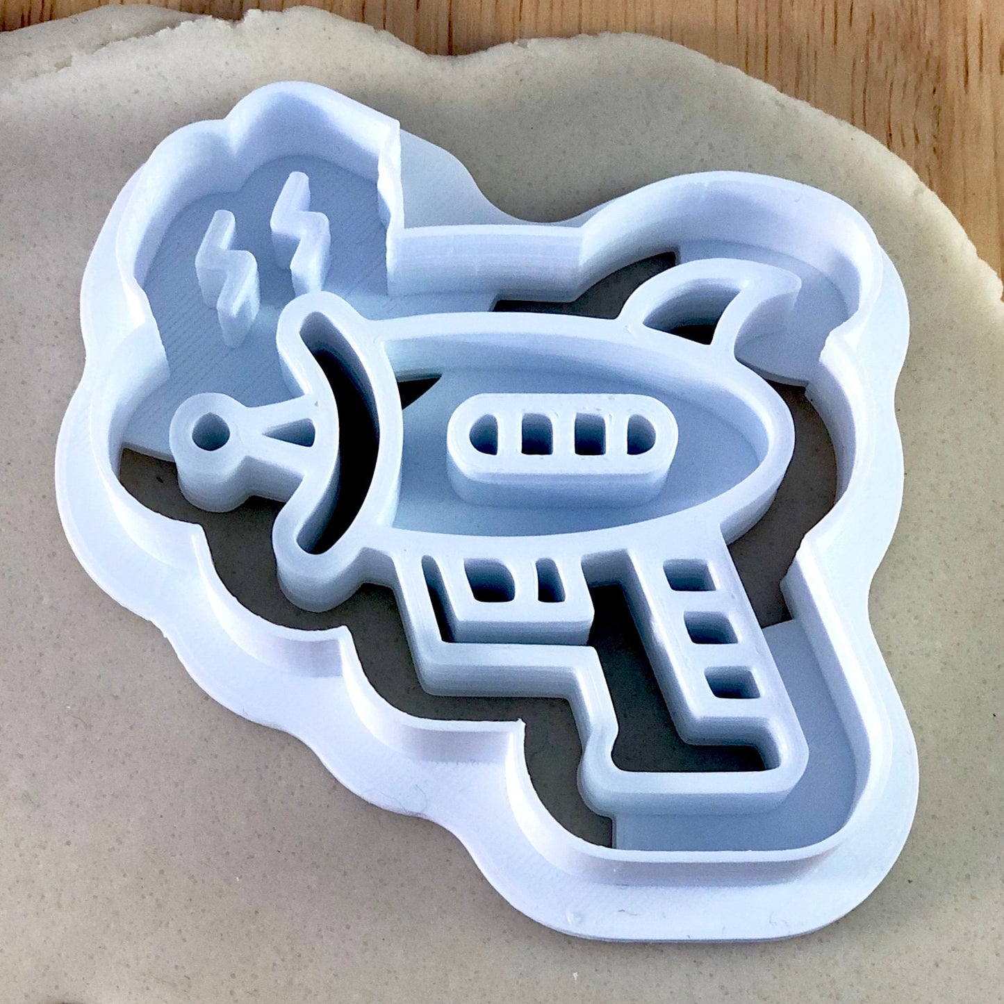 Ray Gun - Cookie Cutter - Cute Cutter - Biscuit - Fondant - Clay cutter -   Dough - One of a kind