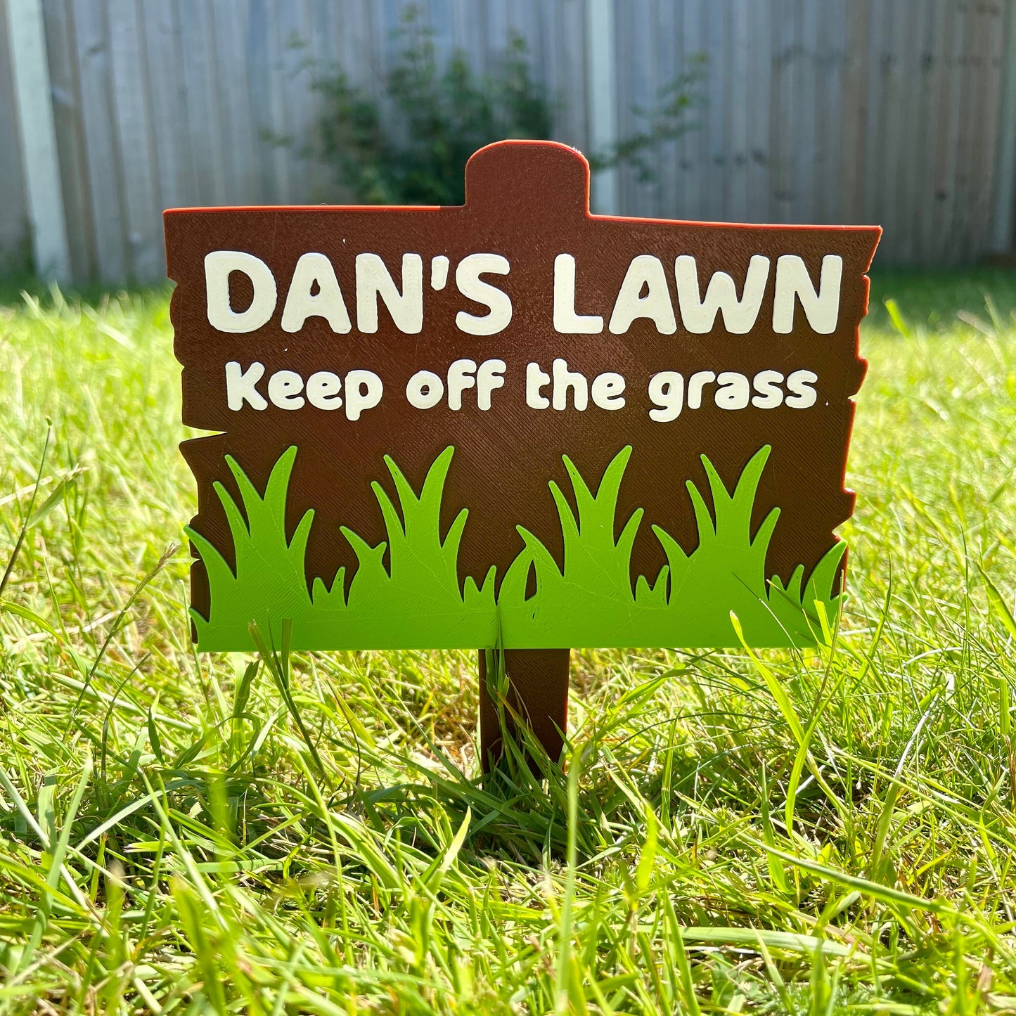 Keep off the grass - Garden Sign - 3D printed - Personalised Gift - Gardener - Nature - Waterproof Sign - Funny Sign - Signage - Trespasses