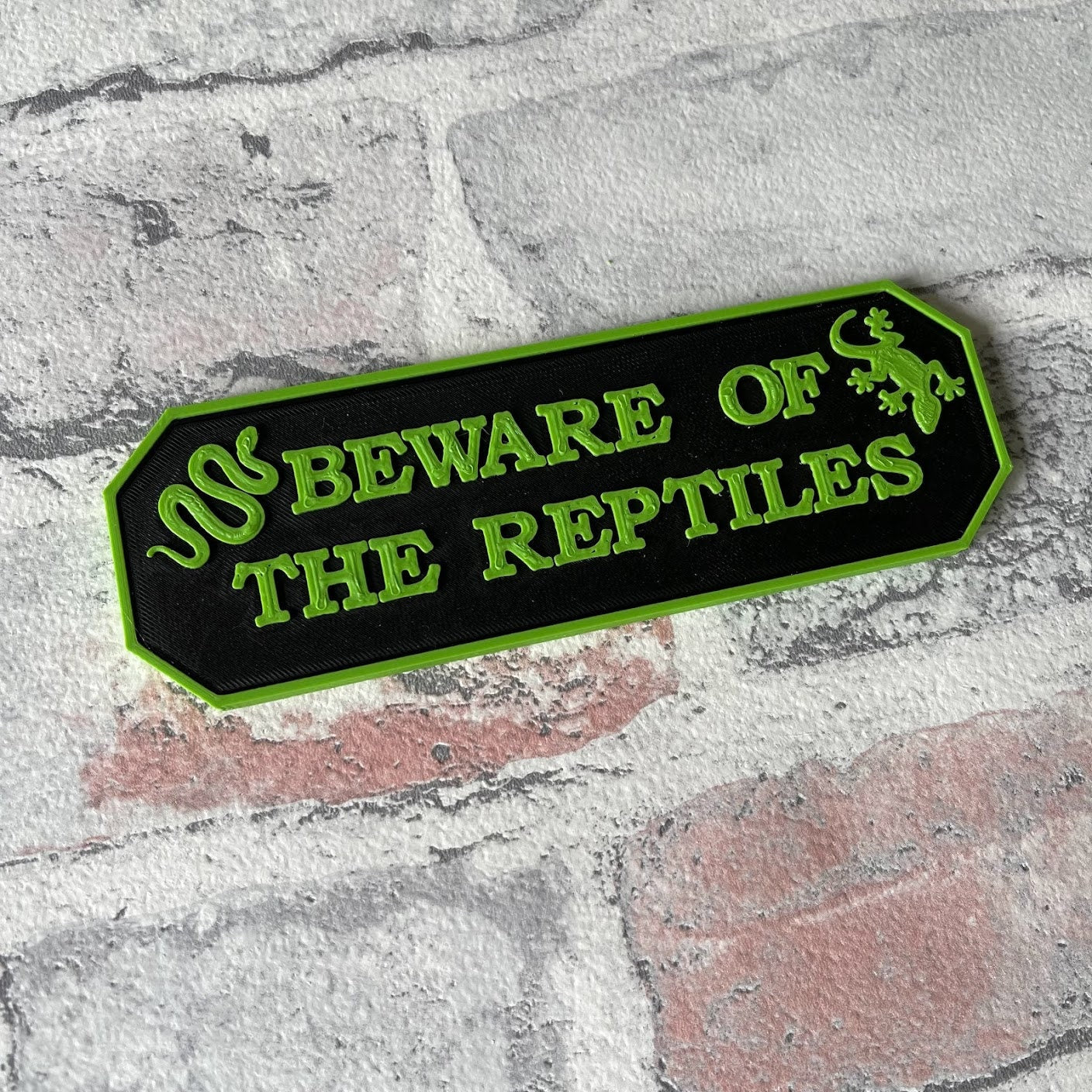 Beware of the Reptiles Sign 3D Printed - Street Sign - Road Sign - Weatherproof - Home Decor - Pets - Door Signs - Warning - Snake - Reptile